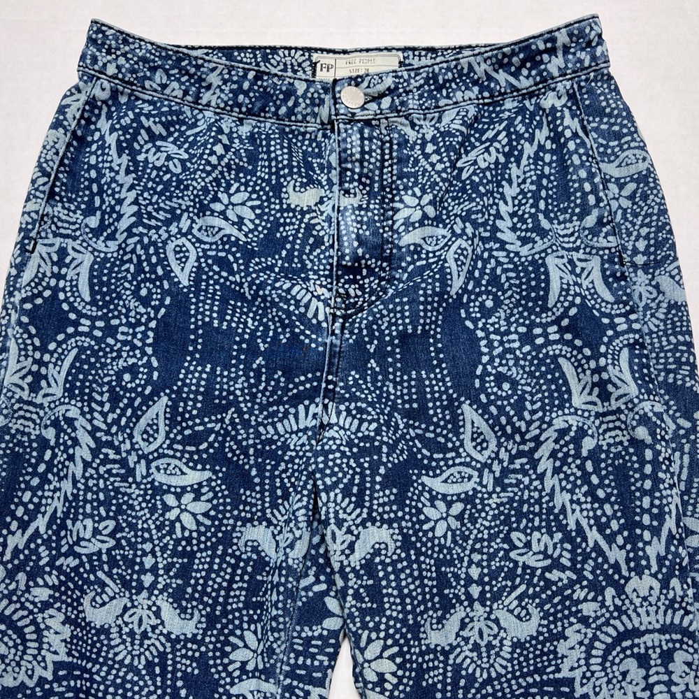 ❤️💜💙💛 FREE PEOPLE Blue Float On Flare Jeans Embroidered Paisley Jeans Size 28 - Picture 8 of 16